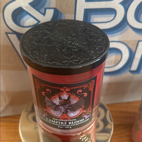 BATH BODY WORKS Vampire Blood Single Wick Candle NEW - Picture 2 of 3